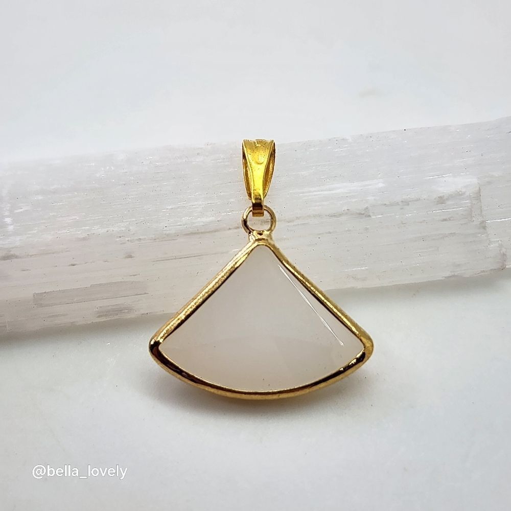 Dainty Wrapped Faceted White Jade Fan-shaped Pendant